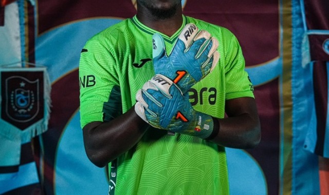 曼市双雄主力门将赴土耳其！奥纳纳→特拉布宗，埃德森→费内巴切