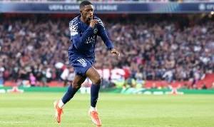 巴黎圣日耳曼官方：登贝莱的伤情正在向有利的方向发展