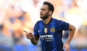 百家乐官网-稳健，恰尔汗奥卢生涯6次在欧冠主罚点球，全部命中