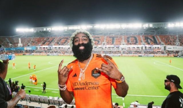 官方网站-哈登不止满足于篮球成功，推足球文化是全新目标