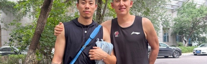 官方网站-付豪分享与张镇麟刘雁宇等人合影：人生岔路口的祝福，愿前程顺遂